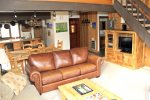Mammoth Condo Rental Sunrise 47 - Open Floor Plan, Leather Sofa, Flat Screen TV